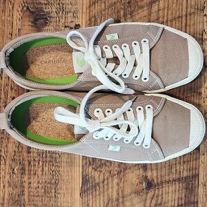 Cariuma OCA Thread Canvas Women's Size 9.5